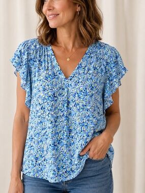 Carolina Belle 1X Blue Floral Flutter Sleeve Blouse V Neck Lightweight Top
